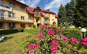 Osrodek Wypoczynkowy Nad Stawem - Przy Promenadzie, Wybierany Przez Gosci Ceniacych Cisze I Komfortowy Wypoczynek W Bezposrednim Sasiedztwie Parku Zdrojowego Z Teznia Solankowa - Bez Sniadan